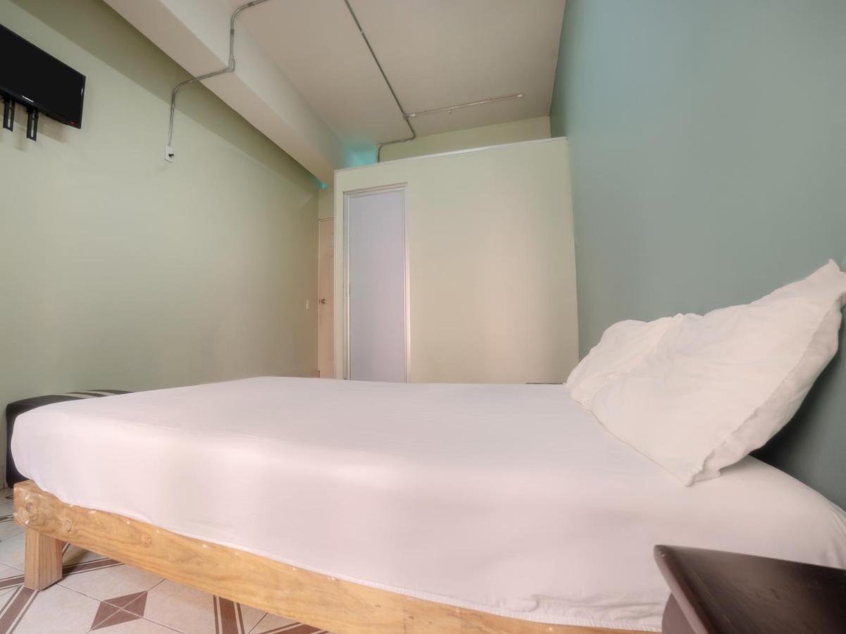 Oyo Hostel Oasis Centro Cerca Del Hospital Issste Hospital Jose Ma Morelos Мехико Экстерьер фото