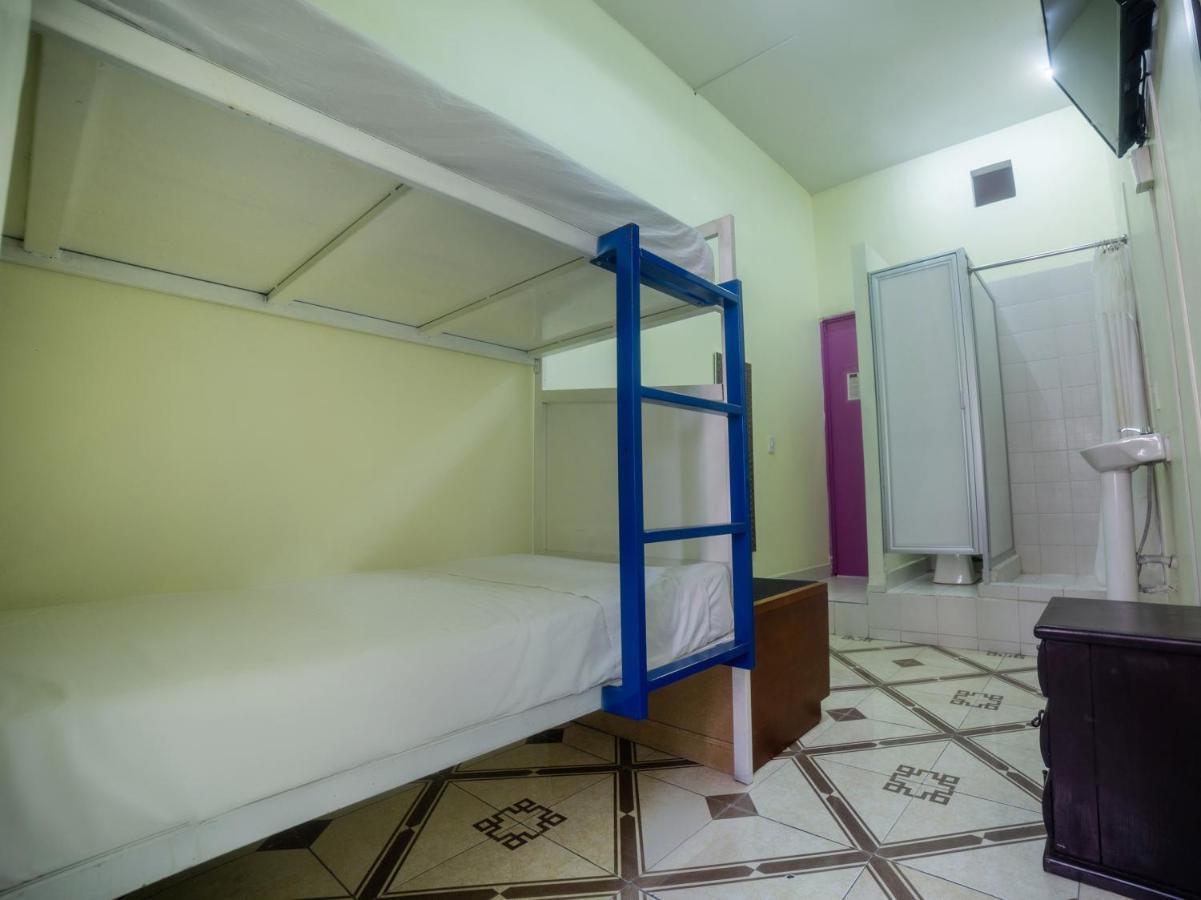 Oyo Hostel Oasis Centro Cerca Del Hospital Issste Hospital Jose Ma Morelos Мехико Экстерьер фото