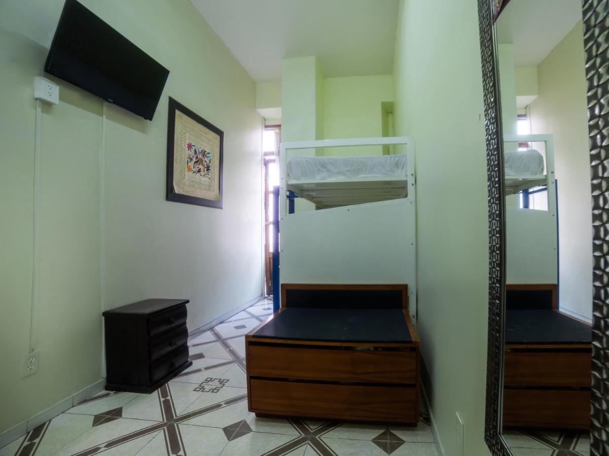 Oyo Hostel Oasis Centro Cerca Del Hospital Issste Hospital Jose Ma Morelos Мехико Экстерьер фото